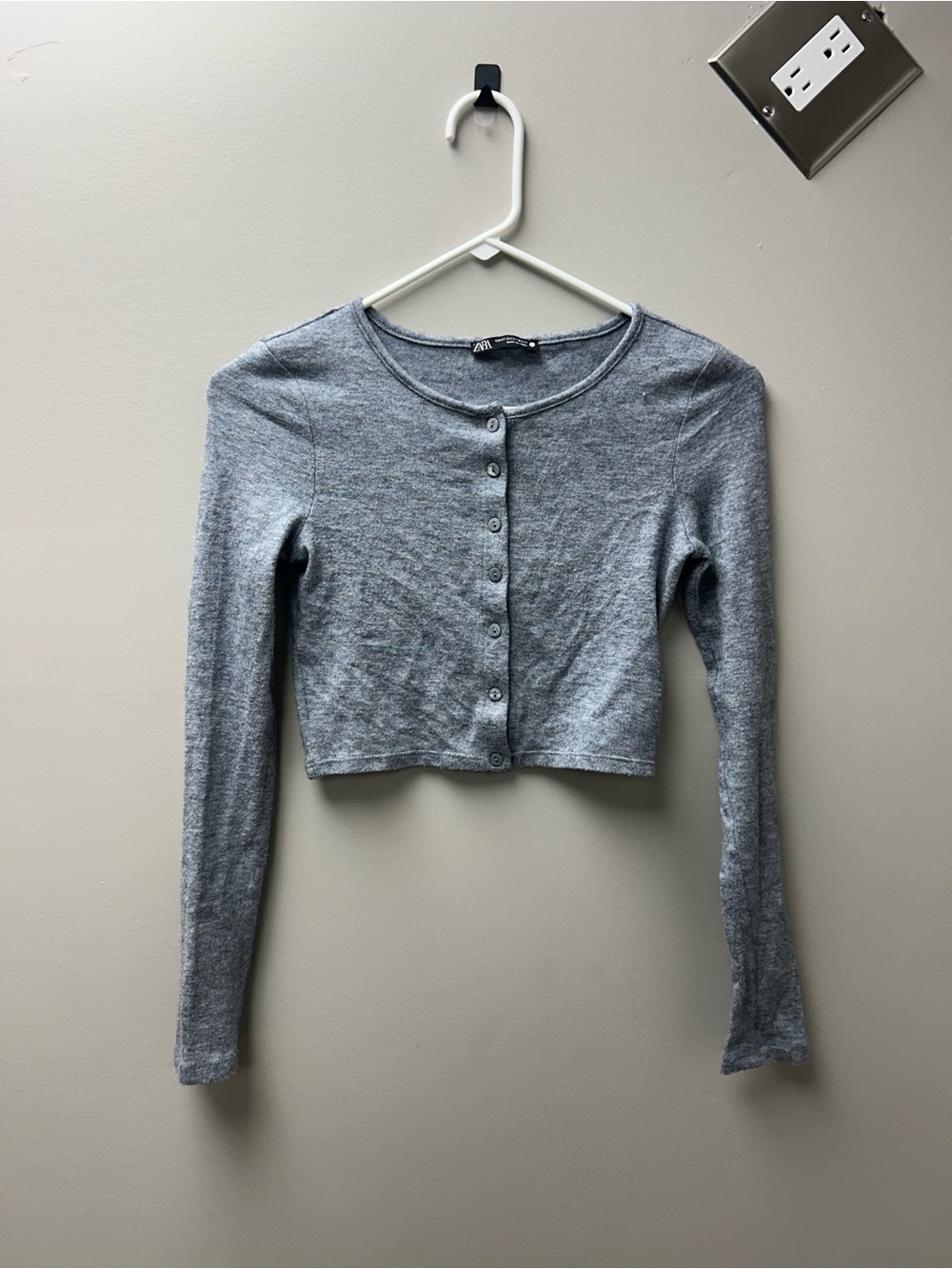 Zara Women’s Grey Button Down Cropped Long Sleeve Cardigan